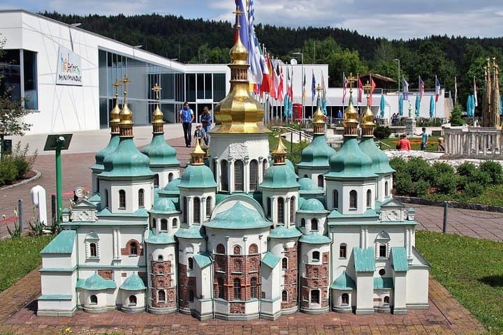 Zagreb to Klagenfurt: Affenberg Monkey Park & Minimundus Day Trip photo 6