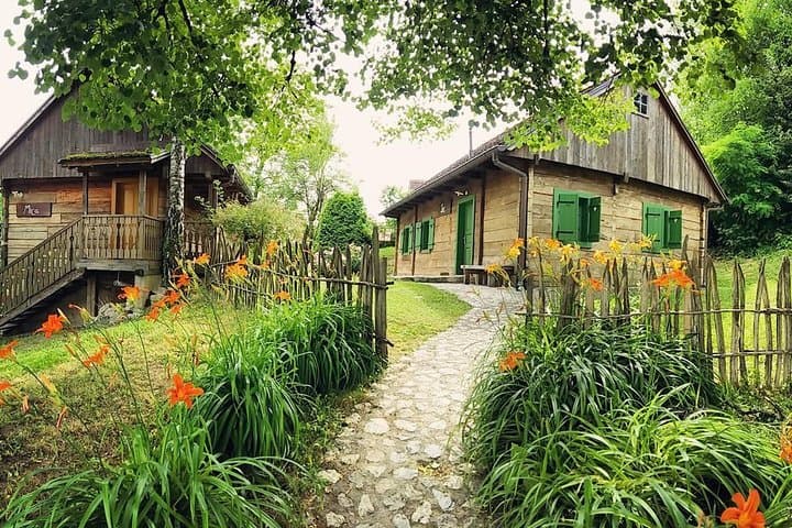Vuglec Breg Winery Tour from Zagreb: Vineyard Walks & Classic-Method Sparkling photo 2