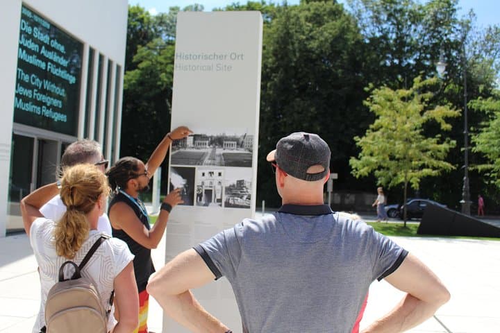 Munich Third Reich Walking Tour: Private 2-Hour Historical Walk Through Old Town