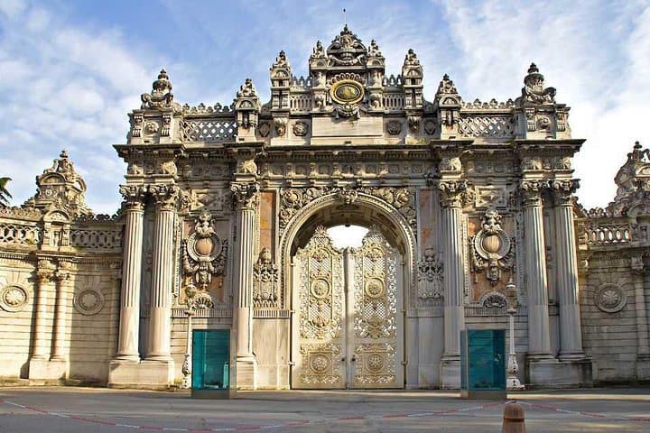 Istanbul Bosphorus Cruise & Dolmabahçe Palace Day Tour — Asian Side and Çamlıca Hill