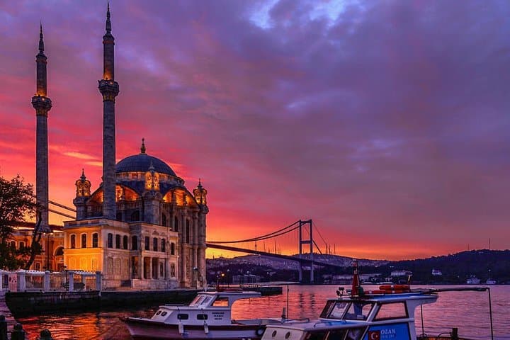 Bosphorus to Beşiktaş: Full-Day Cruise, Dolmabahçe Palace & Eyüp Sultan Tour photo 3