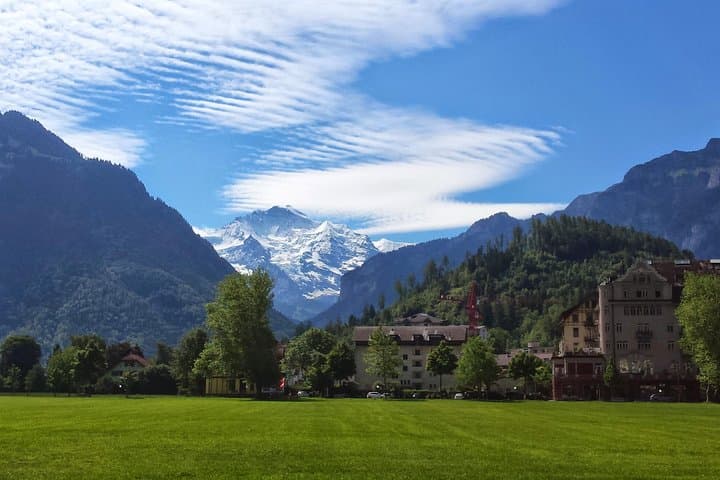Private Interlaken & Jungfrau Day Tour — Customized Lake Brienz, Lauterbrunnen & Waterfalls