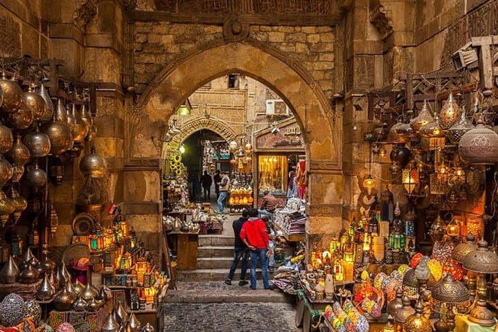 7-Day Cairo and Nile Cruise: Pyramids, Temples and Domestic Flights