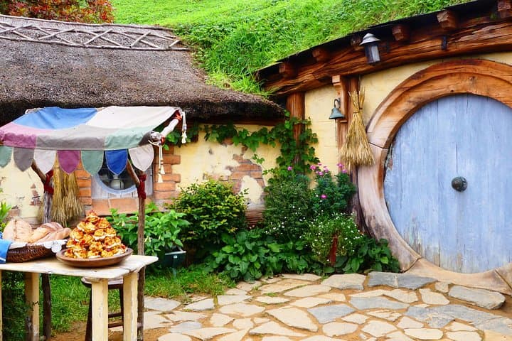 Auckland to Hobbiton: Small-Group Luxury Tour to the Movie Set photo 3