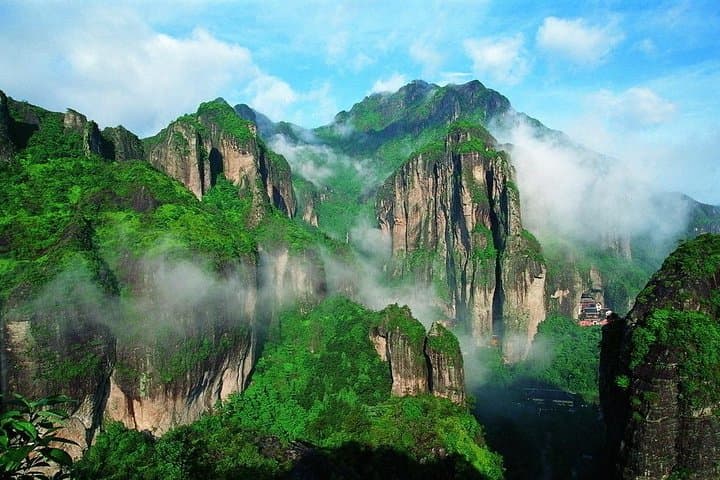 Yandang Mountain One-Day Private Tour: Lingfeng, Lingyan & Dragon Waterfall