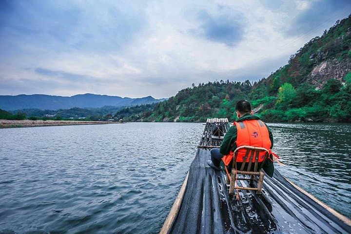 Float the Nanxi: Bamboo Rafting and Lishui Old Street Private Day Tour photo 5
