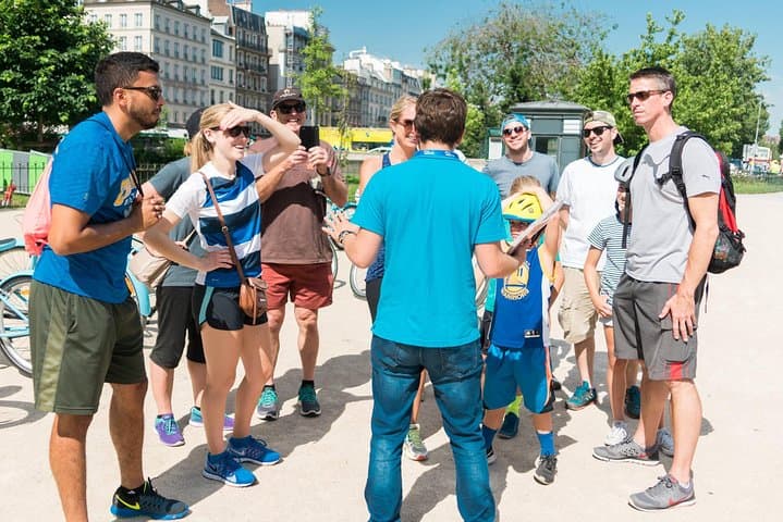 Best Paris Bike Tour: 4-Hour Highlights — Eiffel Tower, Louvre & Notre-Dame photo 3