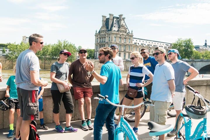Best Paris Bike Tour: 4-Hour Highlights — Eiffel Tower, Louvre & Notre-Dame photo 4