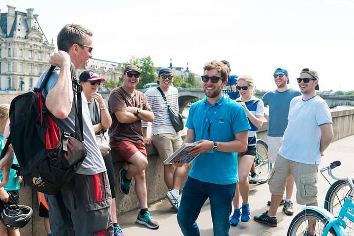 Best Paris Bike Tour: 4-Hour Highlights — Eiffel Tower, Louvre & Notre-Dame photo 5