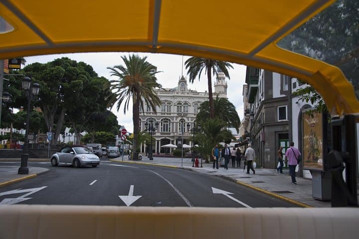 Tuk-Tuk Neighbourhoods Tour in Las Palmas de Gran Canaria — Electric City Ride Through Vegueta & La Isleta