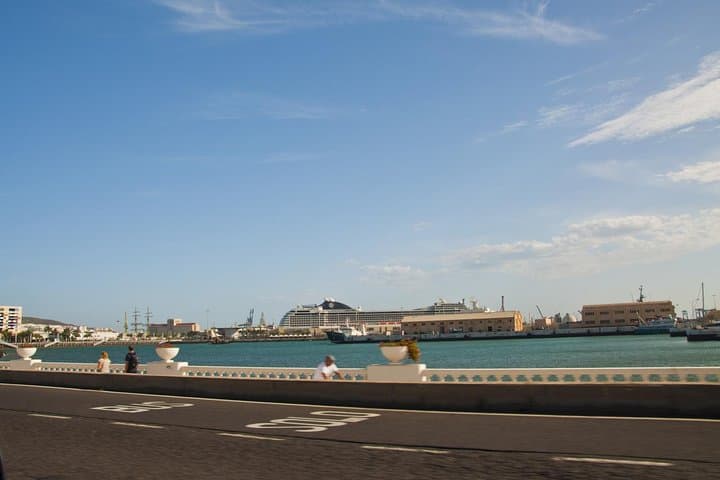 Tuk-Tuk Neighbourhoods Tour in Las Palmas de Gran Canaria — Electric City Ride Through Vegueta & La Isleta photo 4