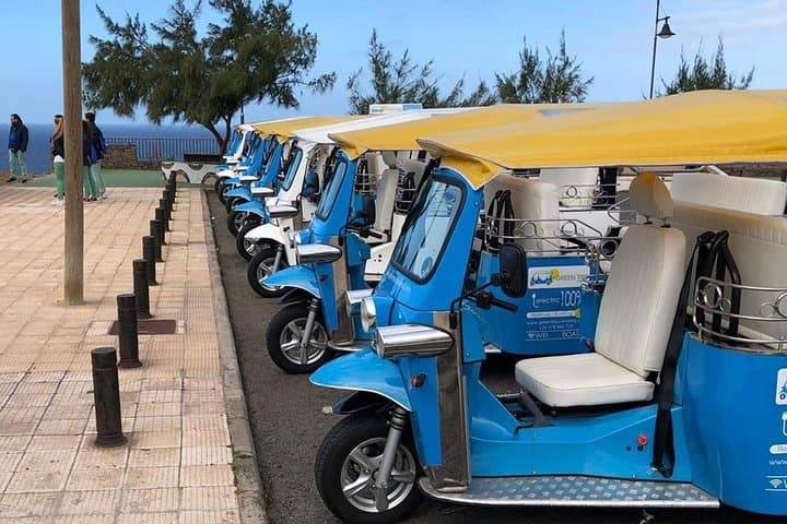 Tuk-Tuk Neighbourhoods Tour in Las Palmas de Gran Canaria — Electric City Ride Through Vegueta & La Isleta photo 6