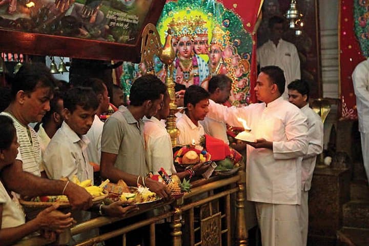 Southern Coastal Temple Tour from Hambantota Harbour — Sithulpawwa, Kirinda & Kataragama photo 4