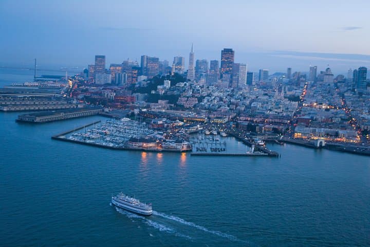 San Francisco Signature Dinner Cruise: Sunset Yacht Buffet & Bay Sights photo 5