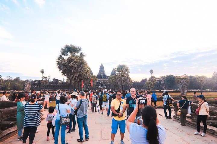 3-Day Angkor Itinerary: Angkor Wat, Ta Prohm & Tonle Sap Boat Trip photo 2