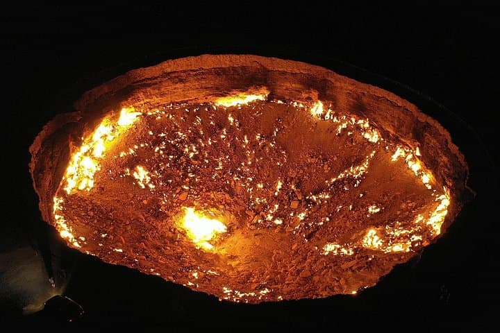 Darvaza Gas Crater Tour: 3-Day Desert Camping at the 'Door to Hell'