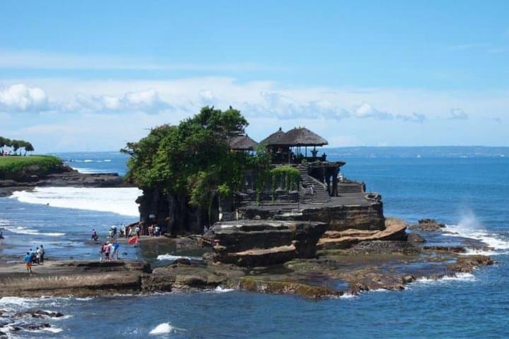 Ubud to Tanah Lot Full-Day Tour: Batik Villages, Waterfall & Sunset Temple photo 5