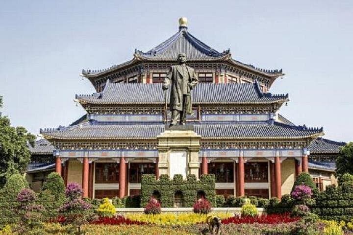 Guangzhou Layover Visa-Free Private Tour: Baiyun Mountain, Dim Sum & Glass Bridge Options photo 2