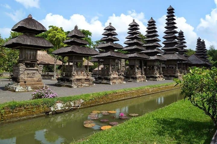 Tanah Lot & Uluwatu Temple Day Tour from Seminyak — Sunset, Kecak Dance & Shopping photo 6