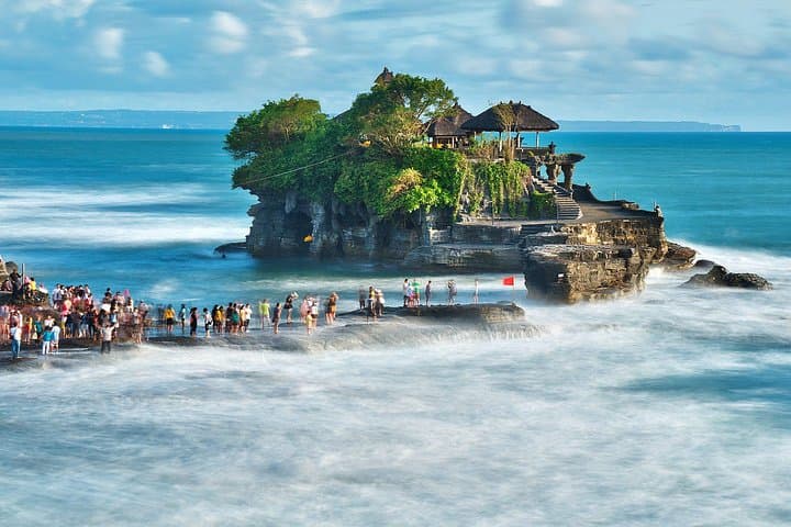Tanah Lot & Uluwatu Temple Day Tour from Seminyak — Sunset, Kecak Dance & Shopping photo 3