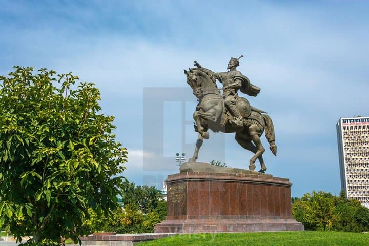 Local-Led Tashkent Walking Tour: Chorsu Bazaar, Metro Gems & Independence Square photo 3