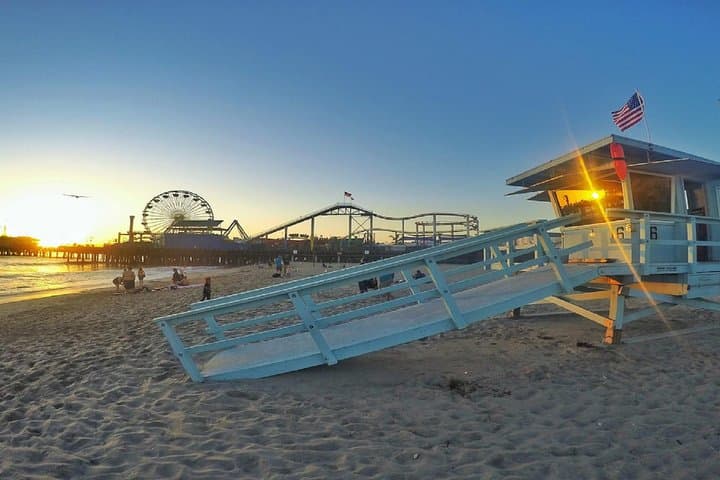 Private Hollywood & Beverly Hills Limo Tour with Open Bar — 6-Hour Customized Ride photo 5