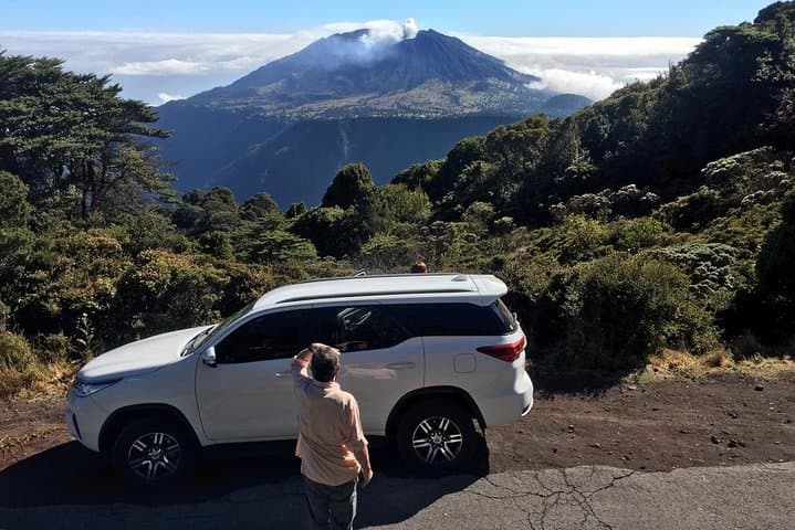Private Shuttle Jaco to San José Airport — Comfortable Transfer with Wi‑Fi photo 3