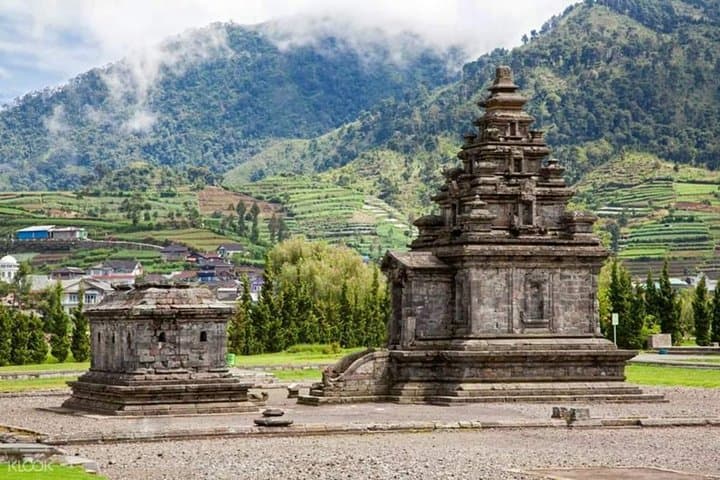 Discover Dieng Plateau: Sikidang Crater, Arjuna Temples & Color Lake