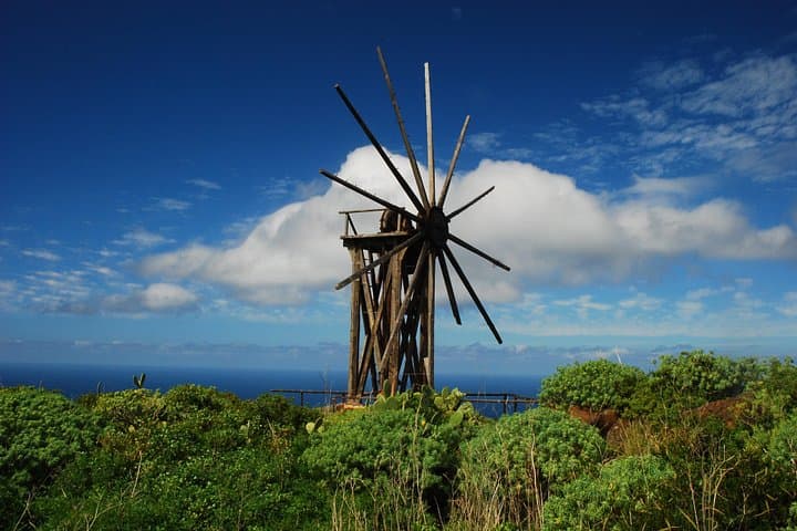 La Palma North Route Scenic Drive: Miradors, Los Tilos & Coastal Pools photo 2