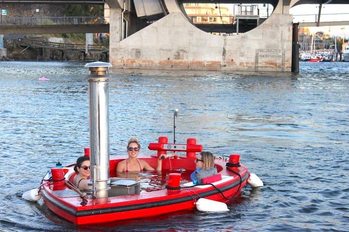 Hot Tub Boat in Victoria: 90-Minute Hot Tub Boat Cruise on the Gorge Waterway