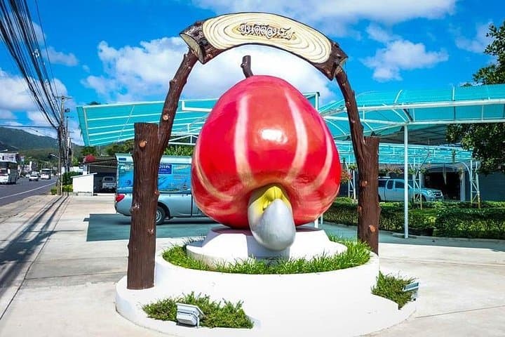 Phuket Customized Sightseeing: Private Half-Day Tour of Wat Chalong, Old Town & Khao Rang photo 3