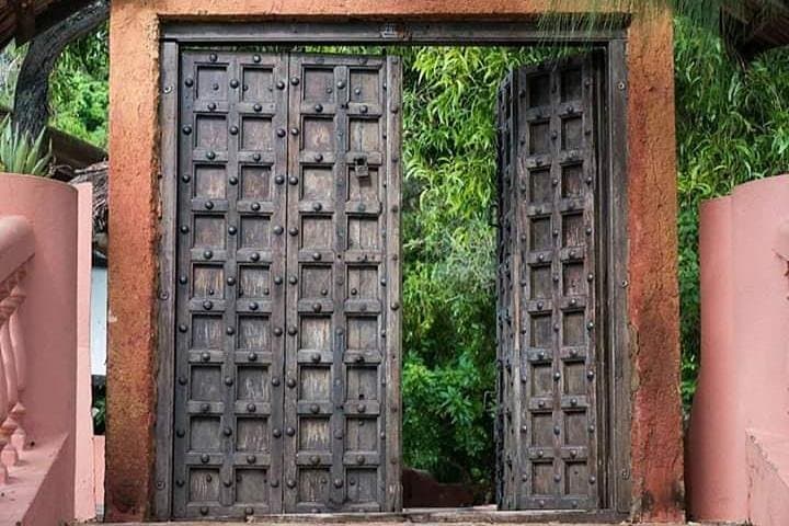 Full-Day Zanzibar: Prison Island, Stone Town & Spice Farm Experience photo 6