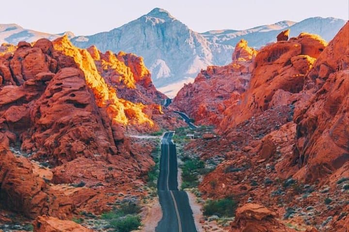 Valley of Fire Day Tour from Las Vegas: Explore Red Sandstone Formations & Ancient Petroglyphs