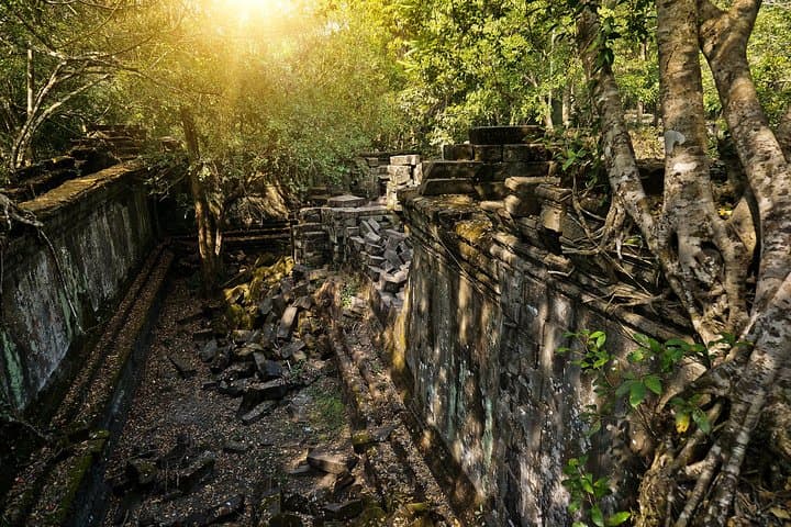 Full-Day Koh Ker & Beng Mealea: Remote Jungle Temples from Siem Reap