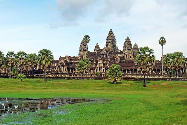 Explore Angkor: Full-Day Temple Complexes Discovery Tour from Siem Reap photo 6