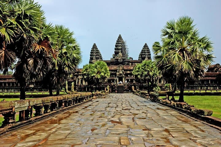 Explore Angkor: Full-Day Temple Complexes Discovery Tour from Siem Reap photo 3
