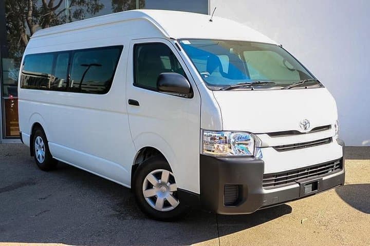 Dubai Airport Shuttle: One-Way Arrival Transfer to Dubai Hotels