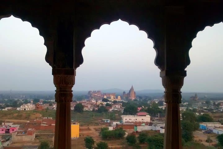 Orchha Full-Day Private Sightseeing Tour: Palace, Chhatris & Betwa Sunset photo 3