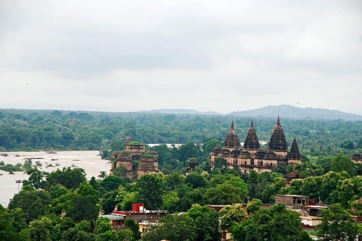 Orchha Full-Day Private Sightseeing Tour: Palace, Chhatris & Betwa Sunset photo 6