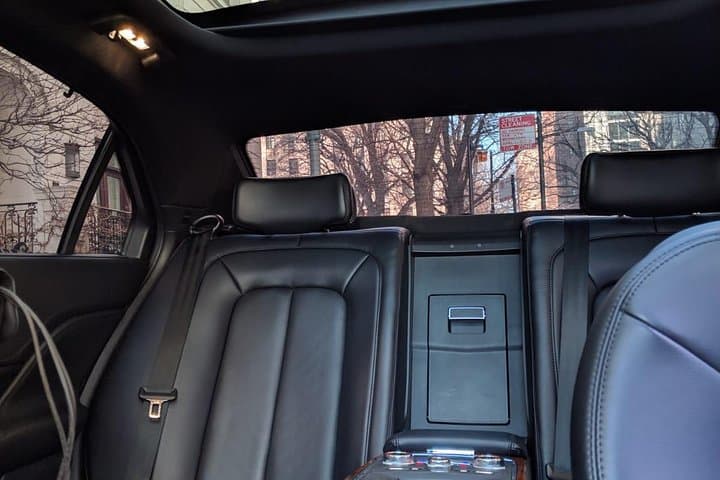 Private Sedan Transfer MDW to Downtown Chicago — Stress‑Free Arrival into the Loop photo 2