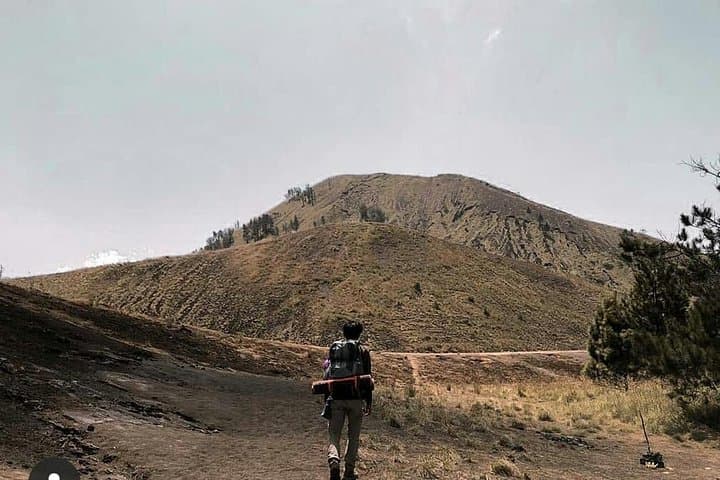 Mount Batur Sunrise Trek: Pre-Dawn Summit Hike and Breakfast at 1,717m photo 5