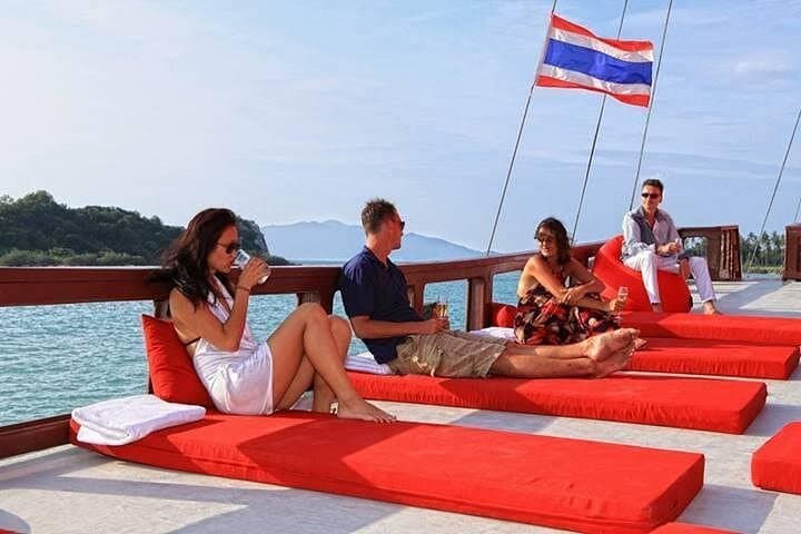 Koh Phangan Brunch & Snorkeling Cruise from Koh Samui: 8‑Hour Yacht Adventure photo 3