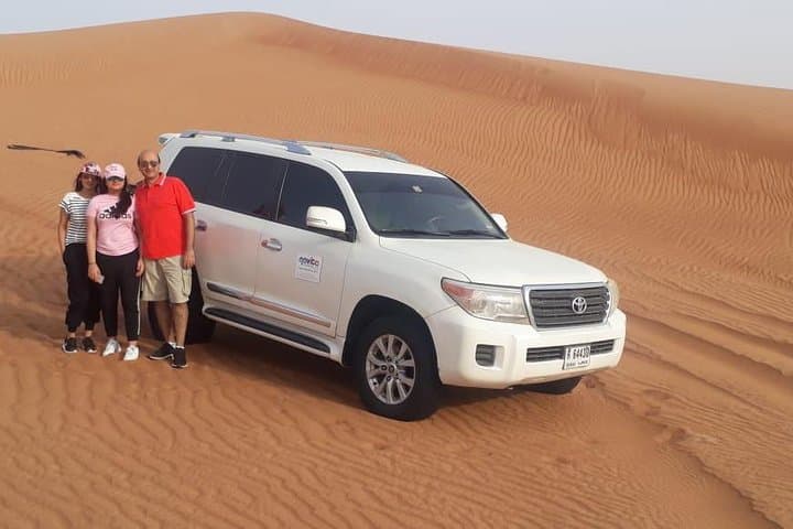 Red Dune Desert Safari: Sunset 4x4 Adventure & Bedouin Camp in Dubai