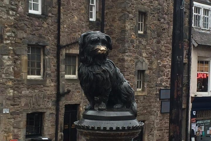 Edinburgh Old Town Walking Tour — Royal Mile History & Hidden Graveyards photo 4