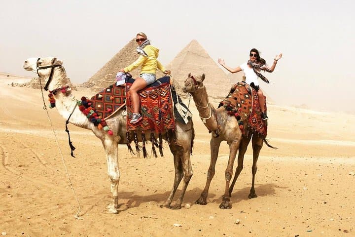 Full-Day Cairo: Pyramids & Egyptian Museum from Hurghada by Bus