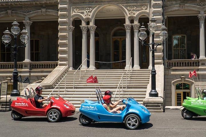 Waikiki Scoot Coupe Rental: Cruise Honolulu's Top Sights in a Two-Person Moped photo 3