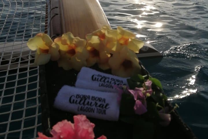 Sunset Lagoon Cruise in Bora Bora: Shared Cultural Evening with Drinks
