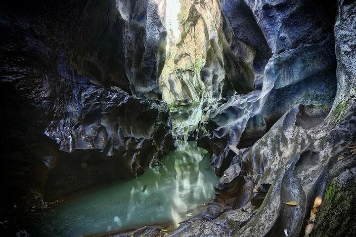 Full-Day Hidden Canyon Trek, Puseh Batuan Temple & Tegallalang Rice Terrace photo 2