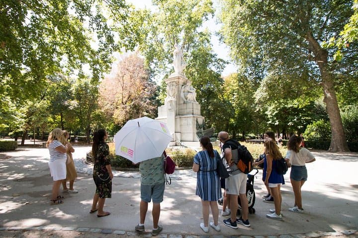 Retiro Park Walking Tour: 90-Minute Guided Stroll Through Madrid's Green Heart photo 2