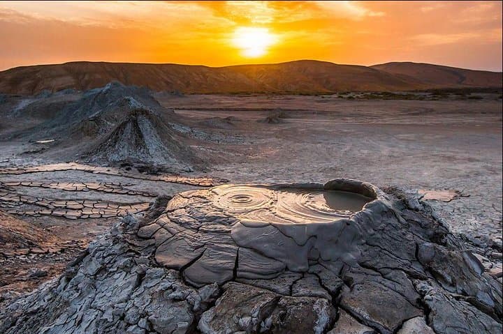 Full-Day Baku Tour: Gobustan Petroglyphs, Mud Volcanoes, Ateshgah & Yanardag photo 4